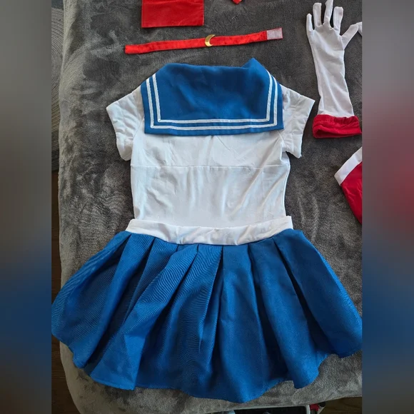 Sailor Moon Costume Red and Blue XS - Picture 7 of 13